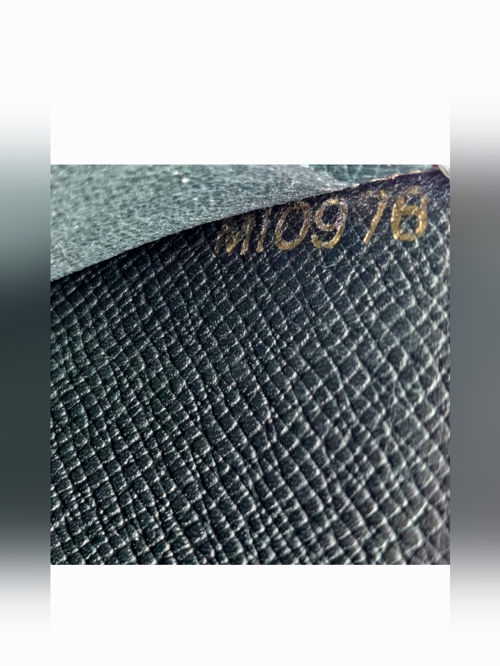 Louis Vuitton Green Taiga Leather Slim Card Holder Wallet - Picture 7 of 7